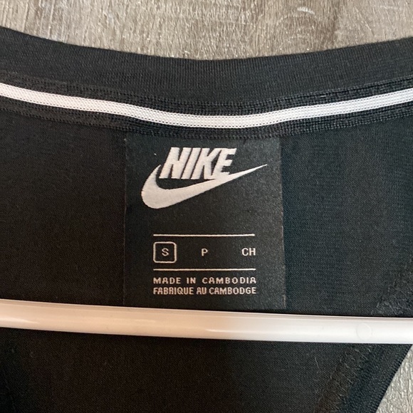 Nike Tank - Picture 4 of 5